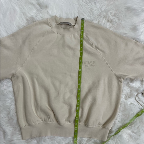 FEAR OF GOD ESSENTIALS
Off-White Crewneck Sweatshirt - Picture 8 of 11